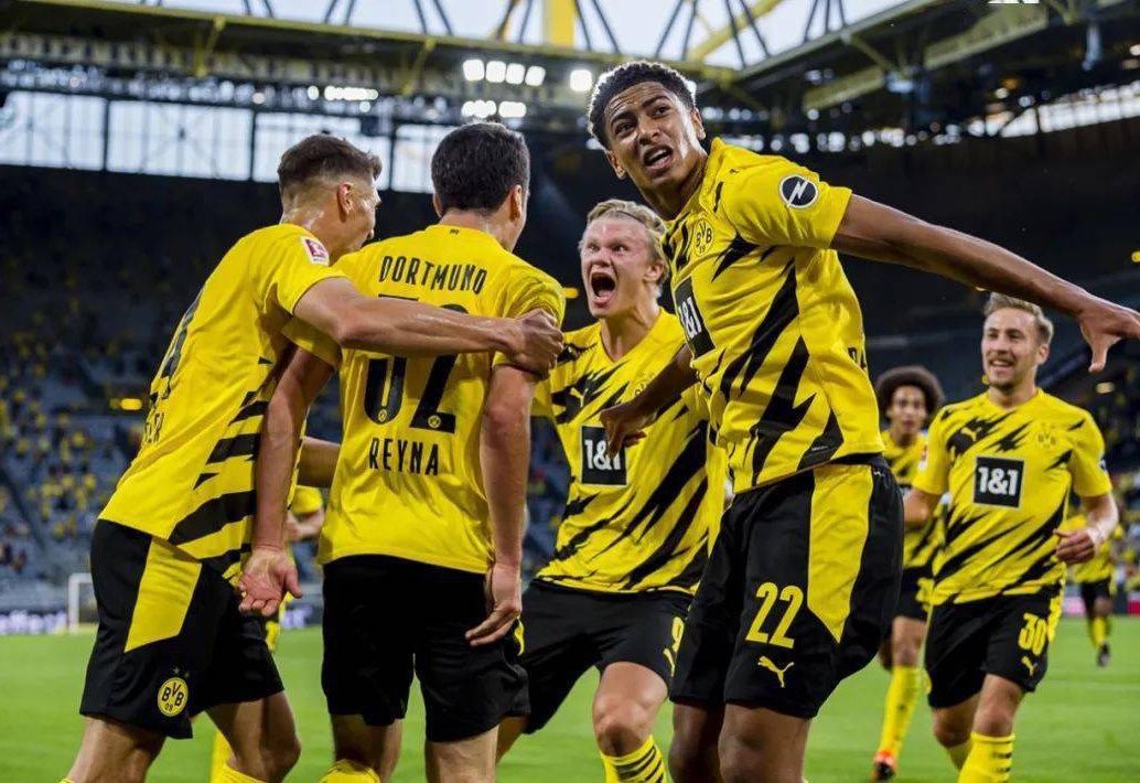 裁掉一名球 裁掉一名球