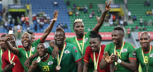 尤其在中 尤其在中